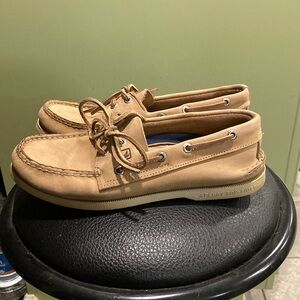 Mens Sperry Topsiders boat shoes. Size 7.5. Light brown.